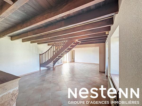 A vendre : Belle propriété avec dépendances et grand terrain au calme