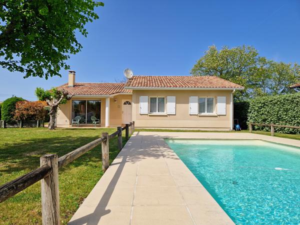 Maison à vendre – 4 chambres, Garage, Piscine, Proche Lac & Centre – LACANAU