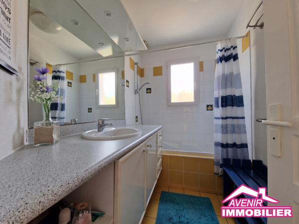 Maison à vendre – 4 chambres, Garage, Piscine, Proche Lac & Centre – LACANAU