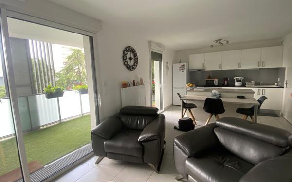 Appartement à vendre    3 pièces • 65 m2 Bordeaux