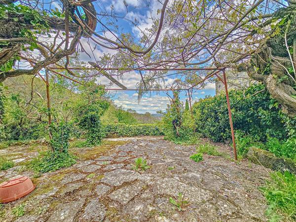 Superbe propriété de caractère avec terrain et piscine