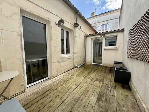 Charmant T2 meublé, lumineux et calme – cœur de La Rochelle (ST CLAUDE 15/RDC)