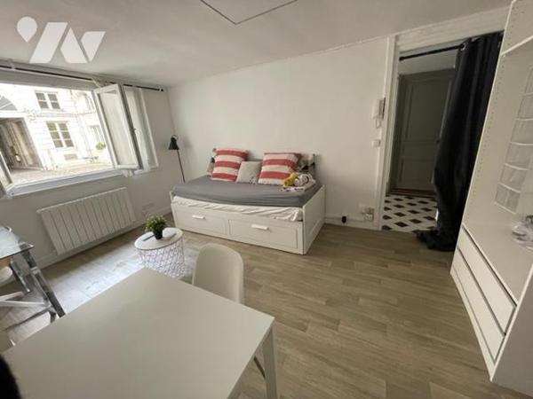 Place du Vieux Marché. Studio