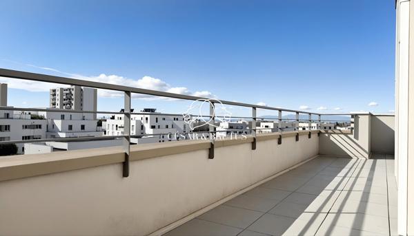 Exclusivité – ST PRIEST (Centre) – Appartement T3 (61 m2) – Dernier étage – Toit-terrasse – Garage (2016)