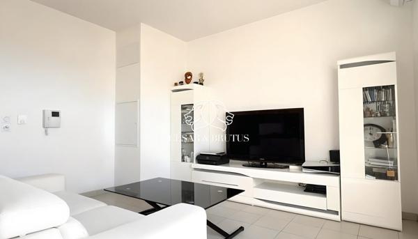 Exclusivité – ST PRIEST (Centre) – Appartement T3 (61 m2) – Dernier étage – Toit-terrasse – Garage (2016)