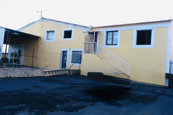 ENSEMBLE IMMOBILIER D'ENVIRON 4400 M²