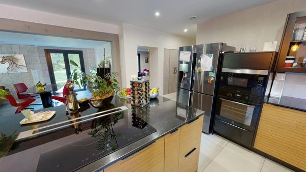 Vente                                                      Propriété
                        
                     11 pièces                      207 m2                     à Bazas
