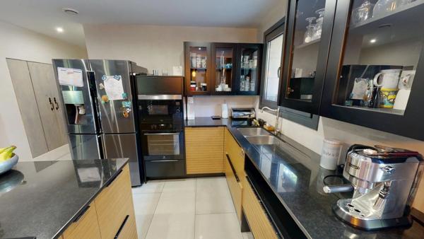 Vente                                                      Propriété
                        
                     11 pièces                      207 m2                     à Bazas