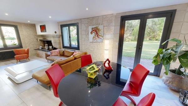 Vente                                                      Propriété
                        
                     11 pièces                      207 m2                     à Bazas