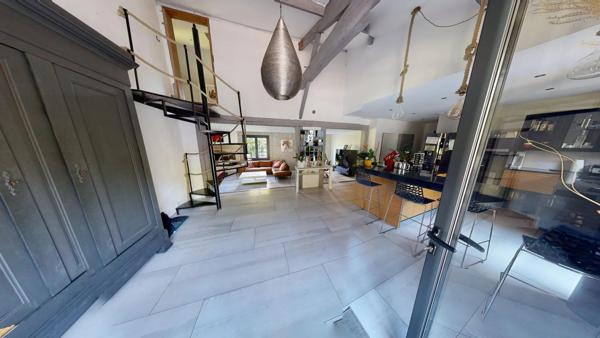 Vente                                                      Propriété
                        
                     11 pièces                      207 m2                     à Bazas