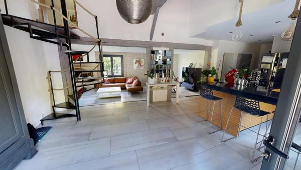 Vente                                                      Propriété
                        
                     11 pièces                      207 m2                     à Bazas
