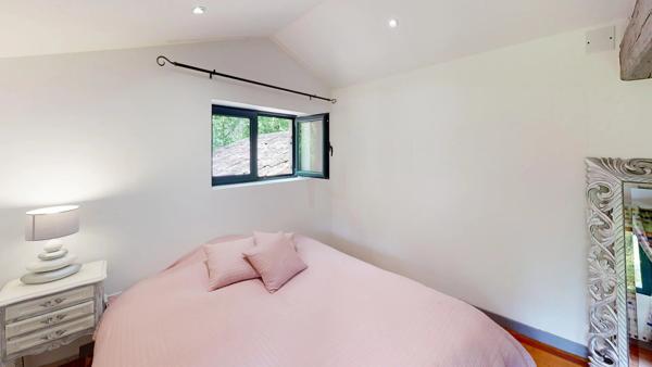Vente                                                      Propriété
                        
                     11 pièces                      207 m2                     à Bazas