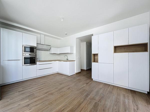 Duplex contemporain de prestige avec garage et cave