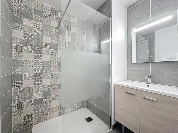 Duplex contemporain de prestige avec garage et cave