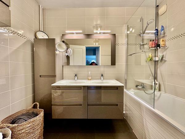 NOUVEAU Appartement 5 Pièces au Centre Ville Parfait état