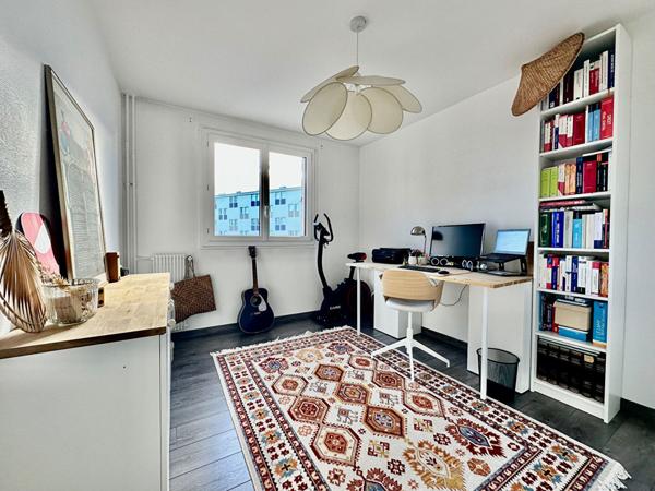 NOUVEAU Appartement 5 Pièces au Centre Ville Parfait état