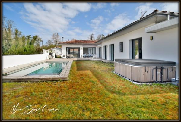 VILLA de plain-pied à vendre 7 pièces SOUSTONS (40) 158 m² environ, proche du lac