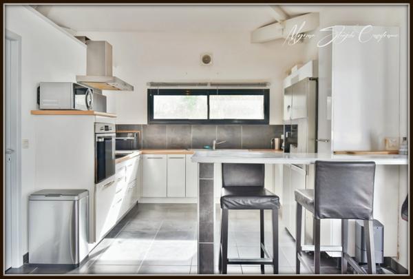 VILLA de plain-pied à vendre 7 pièces SOUSTONS (40) 158 m² environ, proche du lac