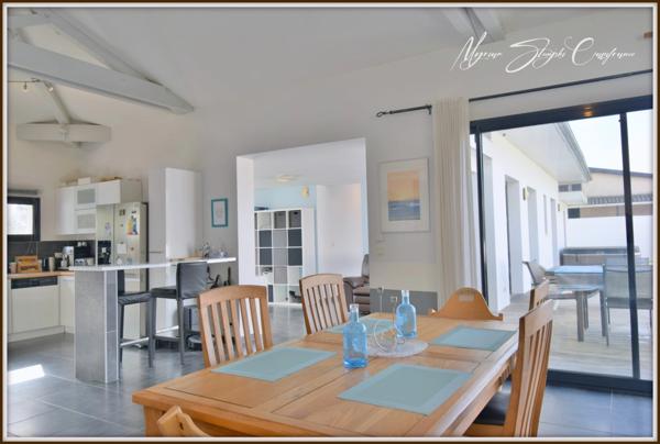 VILLA de plain-pied à vendre 7 pièces SOUSTONS (40) 158 m² environ, proche du lac