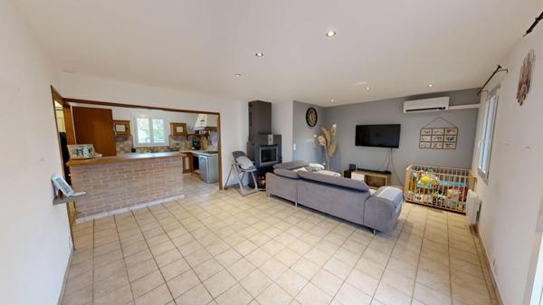 Proche CARCASSONNE, Maison Plain Pied avec jardin et Garage.