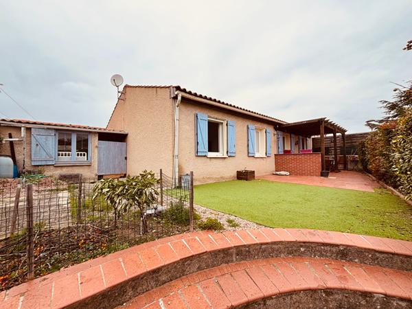 Proche CARCASSONNE, Maison Plain Pied avec jardin et Garage.