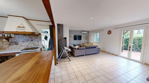 Proche CARCASSONNE, Maison Plain Pied avec jardin et Garage.