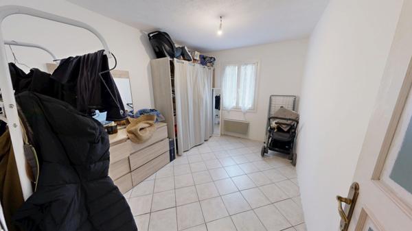 Proche CARCASSONNE, Maison Plain Pied avec jardin et Garage.