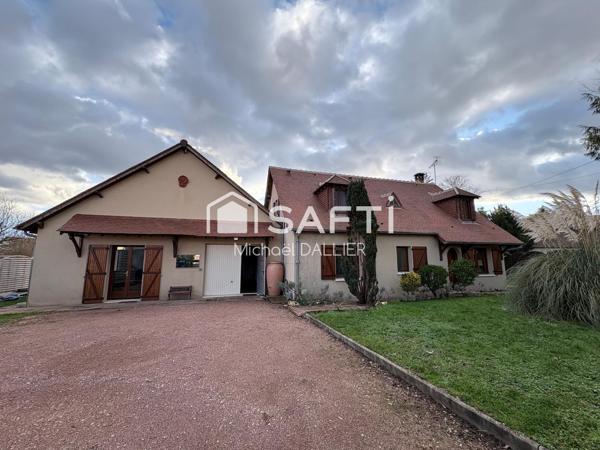 MAISON T8 DE 212m2 AVEC 5 CHAMBRES ET GARAGE.