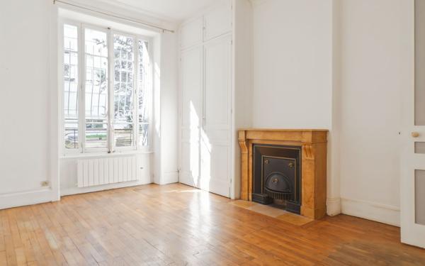 Appartement à vendre    3 pièces • 84,77 m2 Lyon 6