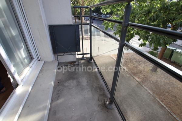 ORLEANS LA SOURCE Proche Université, Appartement deux pièces avec parking sécurisée en excellent état