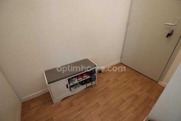ORLEANS LA SOURCE Proche Université, Appartement deux pièces avec parking sécurisée en excellent état