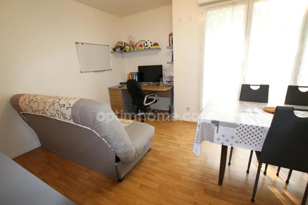 ORLEANS LA SOURCE Proche Université, Appartement deux pièces avec parking sécurisée en excellent état