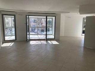 A LOUER - AIX PONT DE L'ARC - LOCAL PROFESSIONNEL NEUF