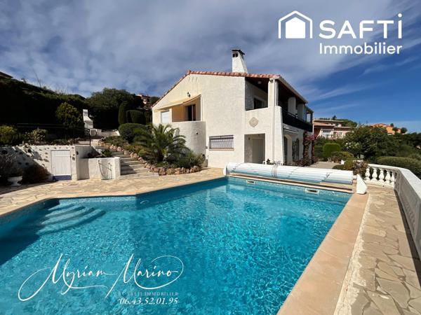 NOUVEAUTÉ ! : Maison traditionnelle avec vue mer panoramique – Les Issambres (83380)