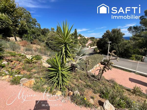 NOUVEAUTÉ ! : Maison traditionnelle avec vue mer panoramique – Les Issambres (83380)