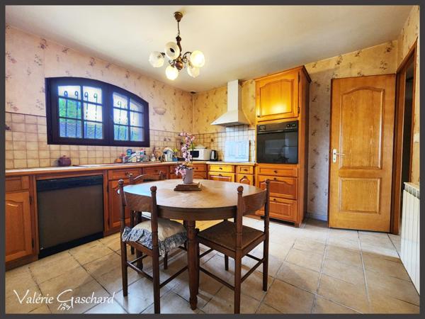 Le Pizou (dordogne) maison de 128 m² +  2850 m² de terrain et triple garage
