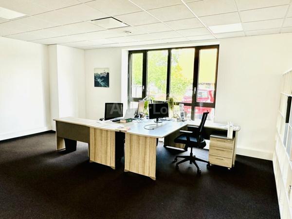BUREAUX à LOUER de 181 m²