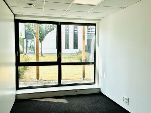 BUREAUX à LOUER de 181 m²