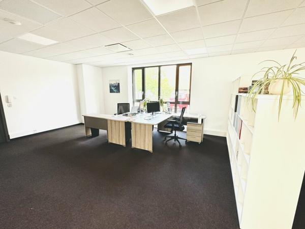 BUREAUX à LOUER de 181 m²