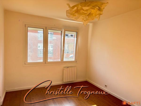 Appartement centre ville dans rue calme
