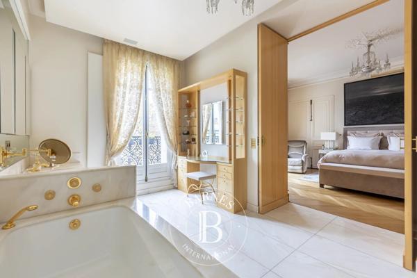 Paris 8ème, Appartement 4 Chambres -  314 m² à vendre