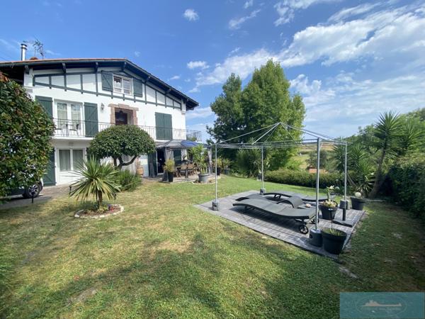 Appartement
                                                                                                                                                                                                                                                                                                                        5 pièce(s)                                                                                                                                                                                                          4 chambre(s)                                                                                                                                                                                                          128  m²