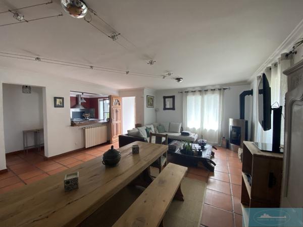 Appartement
                                                                                                                                                                                                                                                                                                                        5 pièce(s)                                                                                                                                                                                                          4 chambre(s)                                                                                                                                                                                                          128  m²