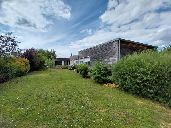 Maison atypique à Poitiers ? Breuil Mingot ? 166 m², parcelle 1 700 m²