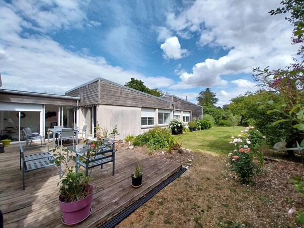 Maison atypique à Poitiers ? Breuil Mingot ? 166 m², parcelle 1 700 m²
