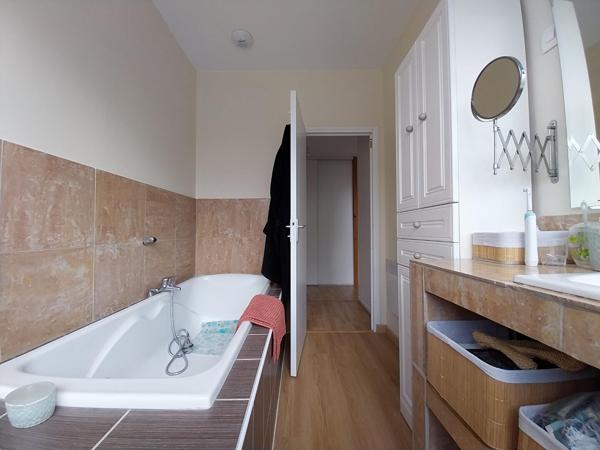 Maison atypique à Poitiers ? Breuil Mingot ? 166 m², parcelle 1 700 m²
