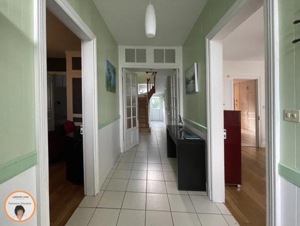 MAISON BOURGEOISE 215 m² - GÉRARDMER à mi-chemin entre LAC et CENTRE VILLE - TERRAIN 331 m²