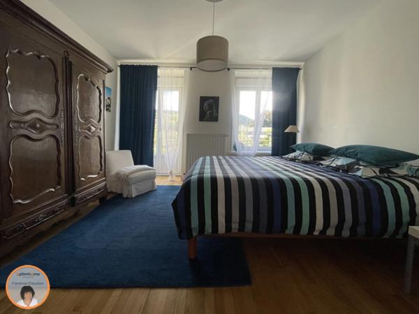 MAISON BOURGEOISE 215 m² - GÉRARDMER à mi-chemin entre LAC et CENTRE VILLE - TERRAIN 331 m²