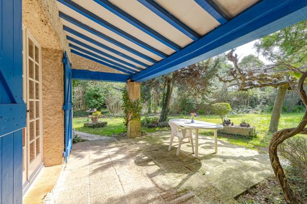 Maison à vendre 5 pièces AIX EN PROVENCE (13) de 150m², terrain de 1630m² piscineable. Garage + espace stationnement. Résidence arborée et sécurisée.