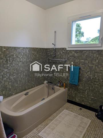 Superbe Néo-Bretonne de 120 m2 avec jardin de 2958m2  très bien entretenue